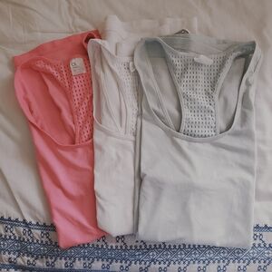 GAP 3 racer back tank tops bundle like new EUC